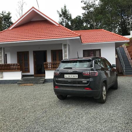 Friends Valley Home Stay Kattappana Екстер'єр фото